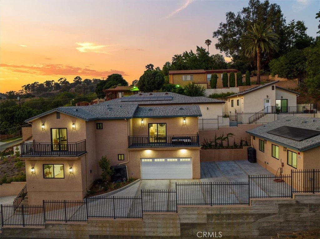 3722 Lomitas Drive