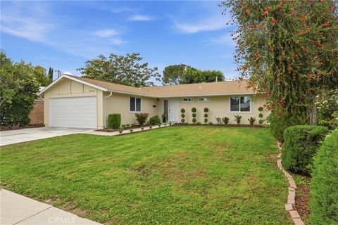 Photo of 24115 Gilmore Street, West Hills, CA 91307 (MLS # SR26118566)