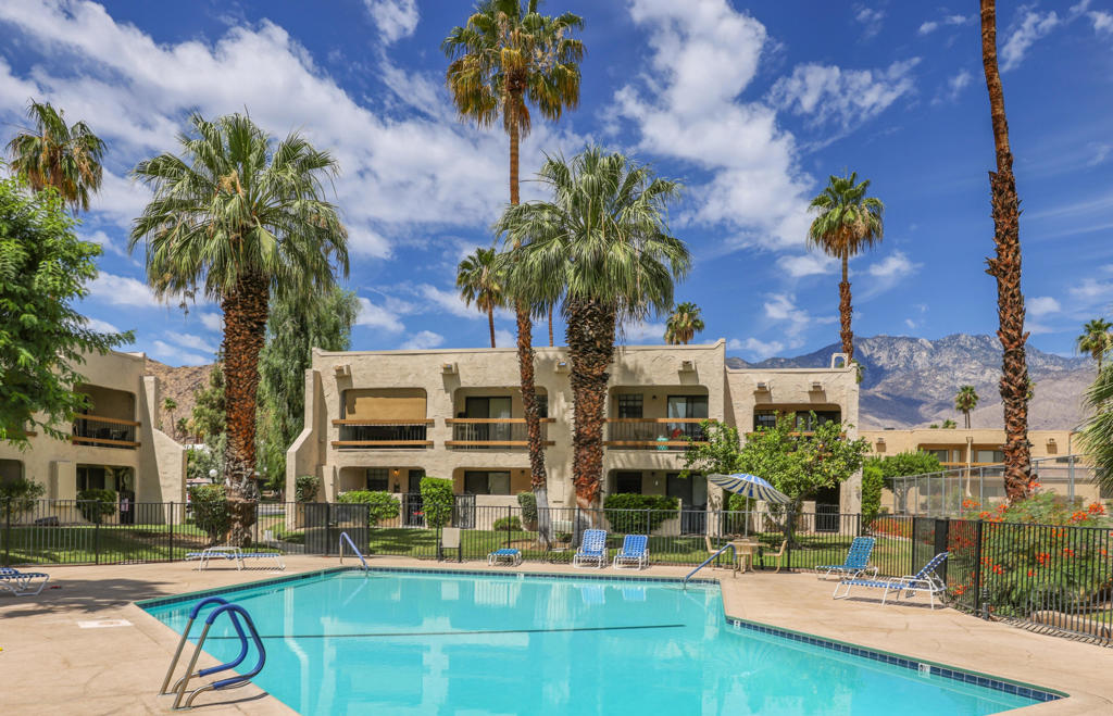 Palm Springs Golf & - Residential