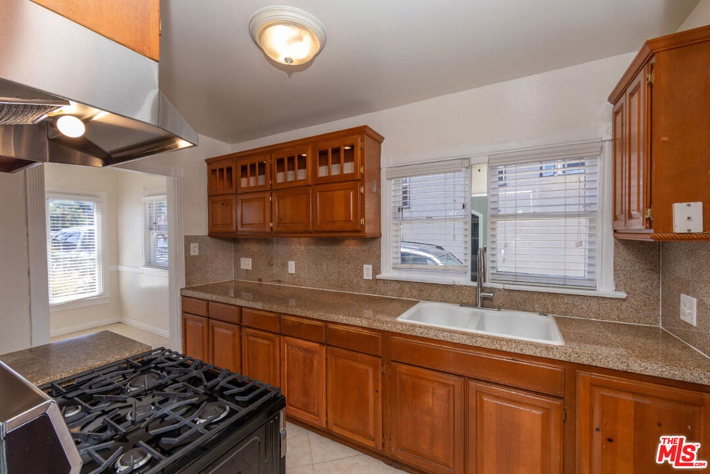 1334 W 17th Street
