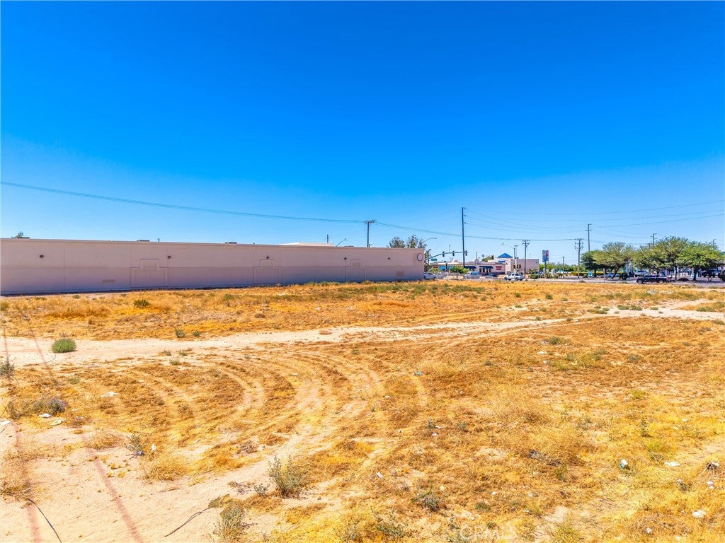15335 Bear Valley