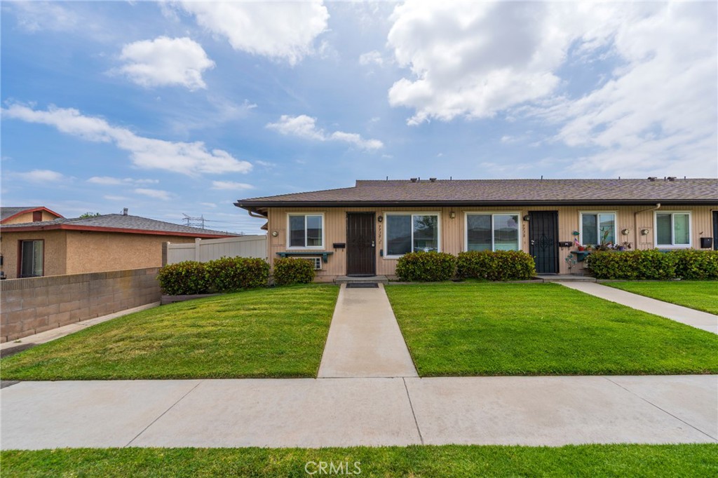 9938 1/2 Cedar Street