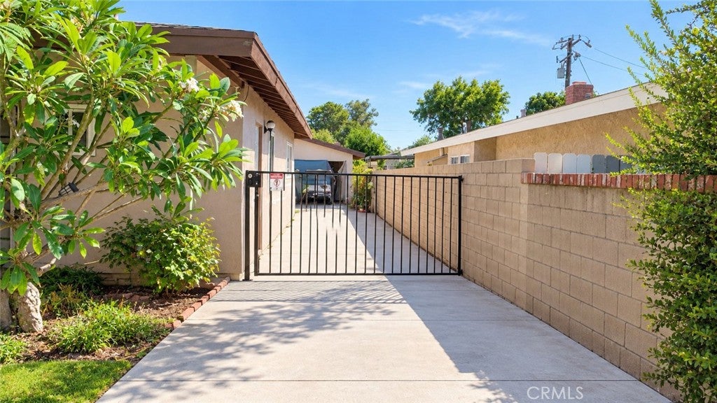 20192 E Santiago Canyon
