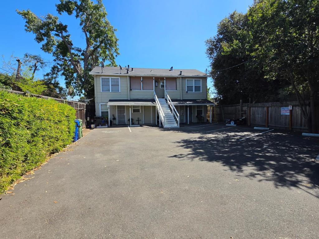 376 Leigh Avenue