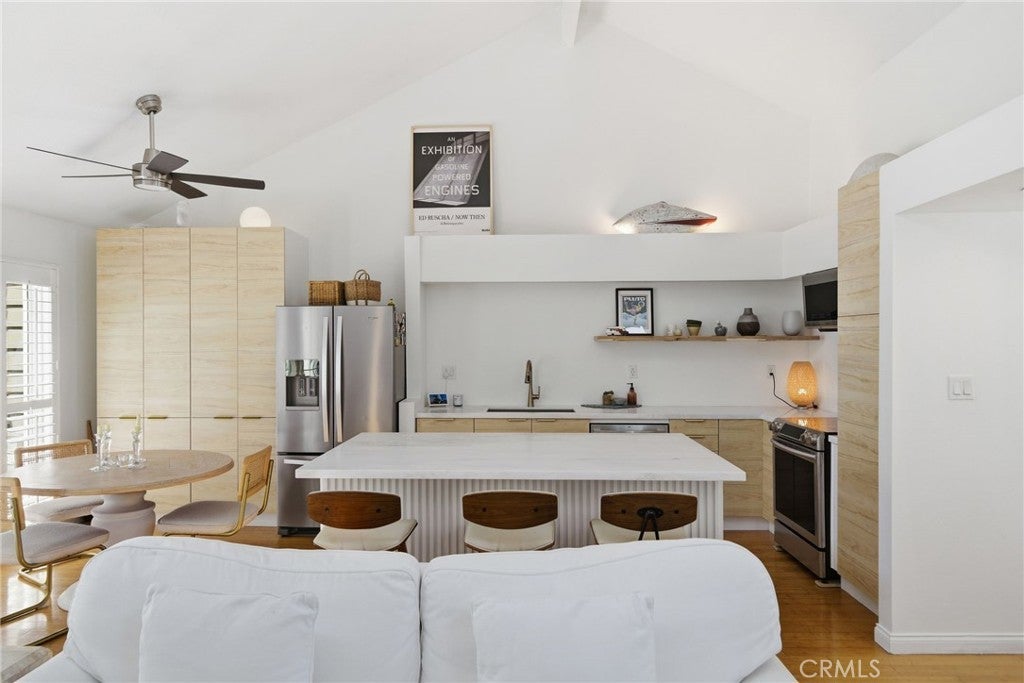 805 Grayling Bay 46, Costa Mesa CA 92626