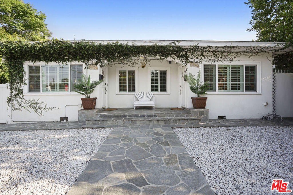 11538 La Maida Street