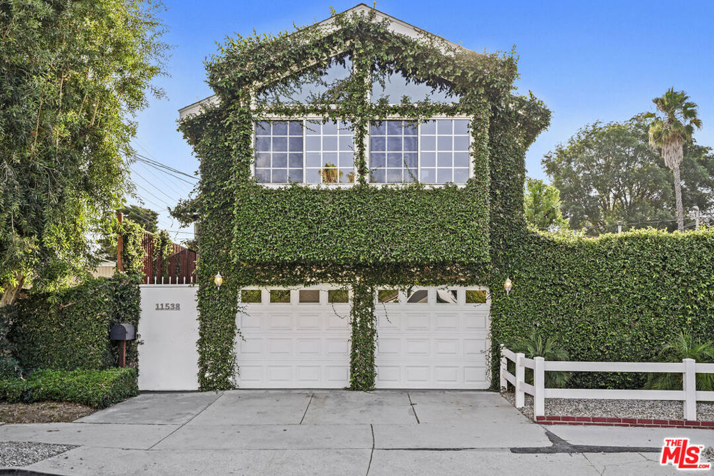 11538 La Maida Street