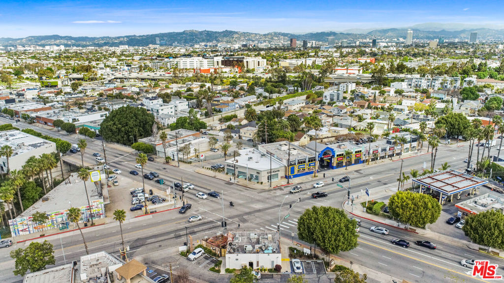 2901 La Cienega Boulevard