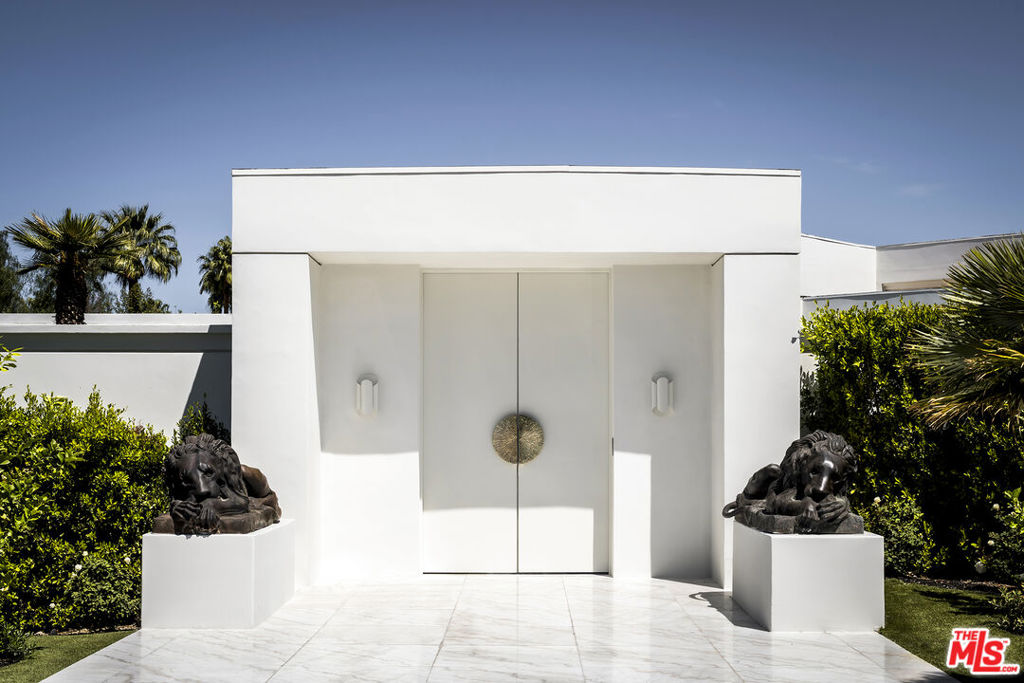 74300 Quail Lakes Drive