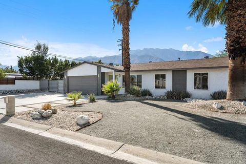 Photo of 2631 N Chuperosa RD, Palm Springs, CA 92262 (MLS # NDP2606174)