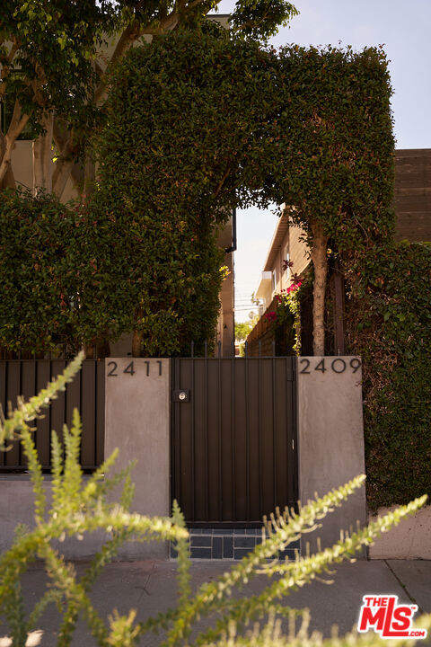 2411 Abbot Kinney Boulevard
