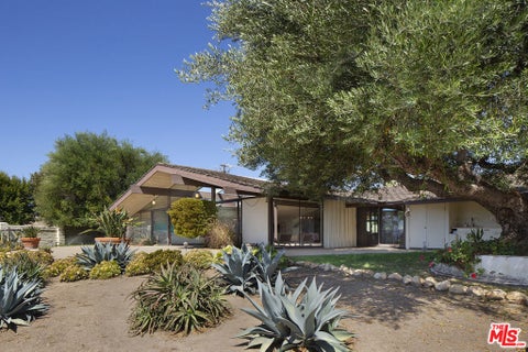 Photo of 87 Vientos Road, Camarillo, CA 93010 (MLS # 26991835)