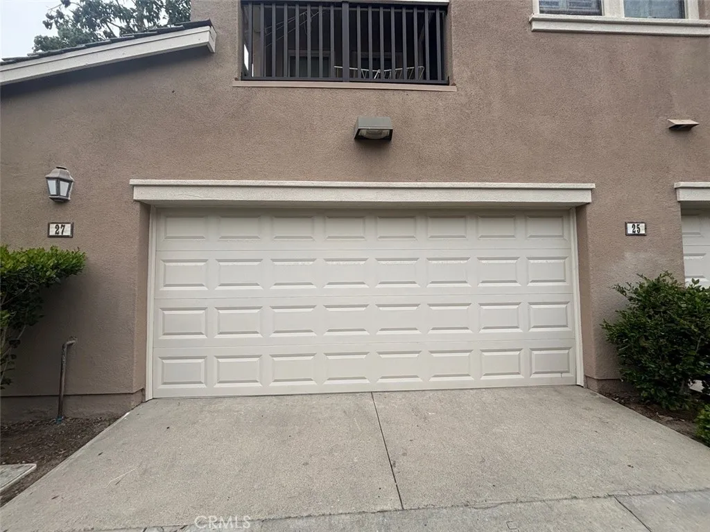 Irvine, California 92618, United States, 2 Bedrooms Bedrooms, ,2 BathroomsBathrooms,Residential,Pending,184370