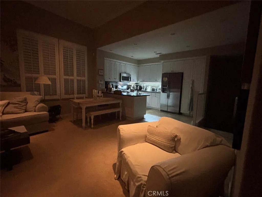 Irvine, California 92618, United States, 2 Bedrooms Bedrooms, ,2 BathroomsBathrooms,Residential,Pending,184370