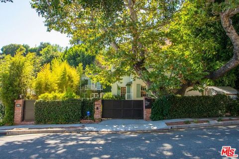 Photo of 2055 Outpost Drive, Los Angeles, CA 90068 (MLS # 25607617)