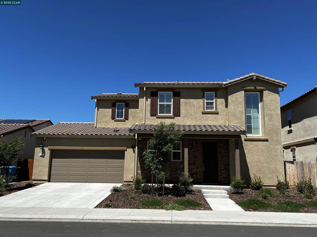 Welcome to 742 Iris Dr, Vacaville! This beautiful home features 3 bedrooms and 2.5 bathrooms, built in 2019 with a modern open floor plan. The property includes a spacious two-car garage with tile flooring, an efficient solar system, and is located in a highly desirable school district. Conveniently situated with easy access to major freeways and Travis Air Force Base.