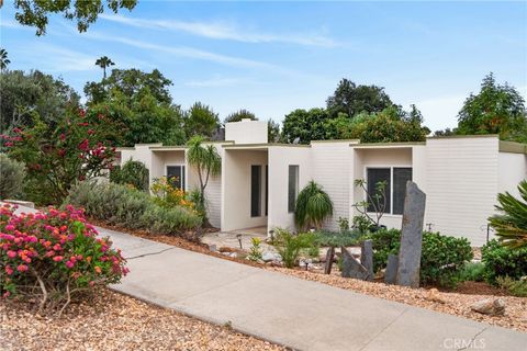 Photo of 1184 Lyndhurst DR, Riverside, CA 92507 (MLS # IV26100882)