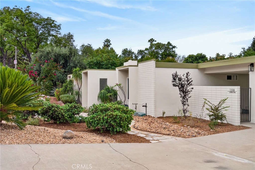 1184 Lyndhurst