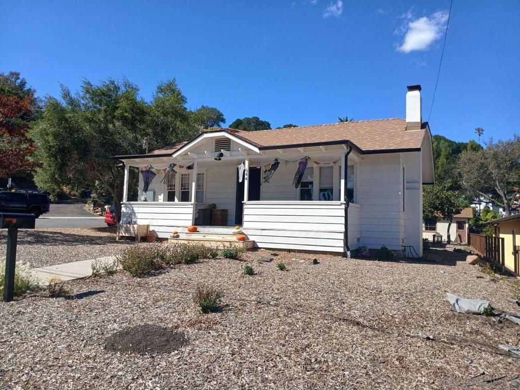 Rented for $10,500 per month! 644 Mountain View is a 3 bed 1.5 bath home with a 4 bed 2 bath ADU. Both units have been cosmetically remodeled including new kitchens, bathrooms and appliances. Rented till June of 2026 and comes with approved plans for an additional 2 bed 2 bath unit with 1 car garage at the back of the property.