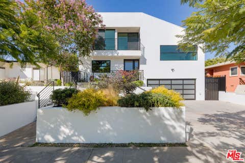 Photo of 3470 Cabrillo Boulevard, Los Angeles, CA 90066 (MLS # 26856027)