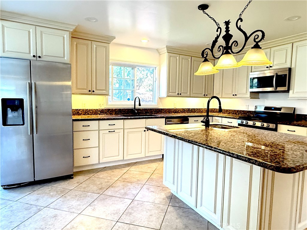 Welcome to this beautifully remodeled home in this sought after area of Rancho Palos Verdes. (Check out the video above.)
This spacious property offers three bedrooms and three full bathrooms—yes, each bedroom has its own private bath. With over 2,000 square feet of living space, you’ll love the open layout and modern touches throughout.
Inside, you’ll find brand-new vinyl plank wood-style flooring, a fully remodeled kitchen, and stunning bathrooms.
Sitting on an amazing ~ 15,125 square foot lot, (more than 1/3 of an acre!) this home provides room to relax, entertain, and enjoy the indoor-outdoor lifestyle Palos Verdes is known for.
The location is truly unbeatable—just minutes from Mira Catalina Elementary School, but far enough to avoid any noise. You’re also close to hiking trails, the Trump National Golf Course, Terranea Resort, shopping, restaurants, and just a short drive to the freeway for easy commuting.
Families will appreciate the award-winning Palos Verdes schools, with a choice of Palos Verdes High School or Peninsula High School, plus Mira Catalina Elementary and Miraleste Intermediate nearby.
This is a move-in ready home in one of the South Bay’s most desirable neighborhoods.