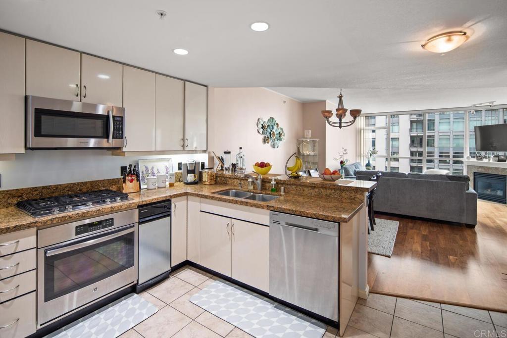 555 Front Street 1201