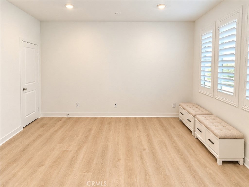 175 W La Palma Avenue 6
