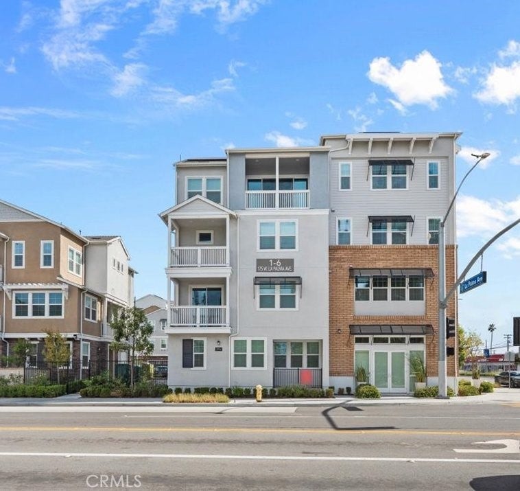 175 W La Palma Avenue