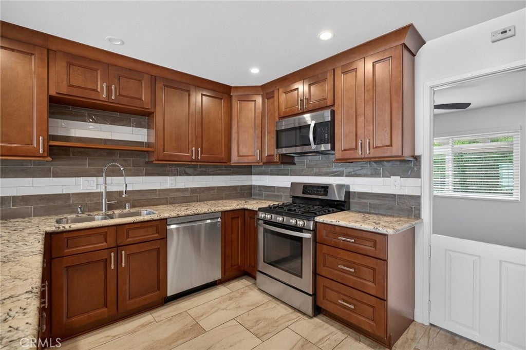 11 Redwood Tree, Irvine CA 92612 - Photo 15