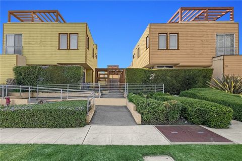 Photo of 53 N Oak Avenue #5, Pasadena, CA 91107 (MLS # WS26040997)