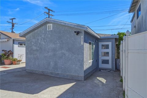 Photo of 5862 Beck Ave #1/2, North Hollywood, CA 91601 (MLS # GD26080117)