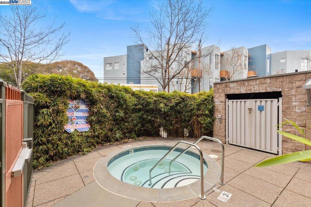 THE TRIANGLE - Residential