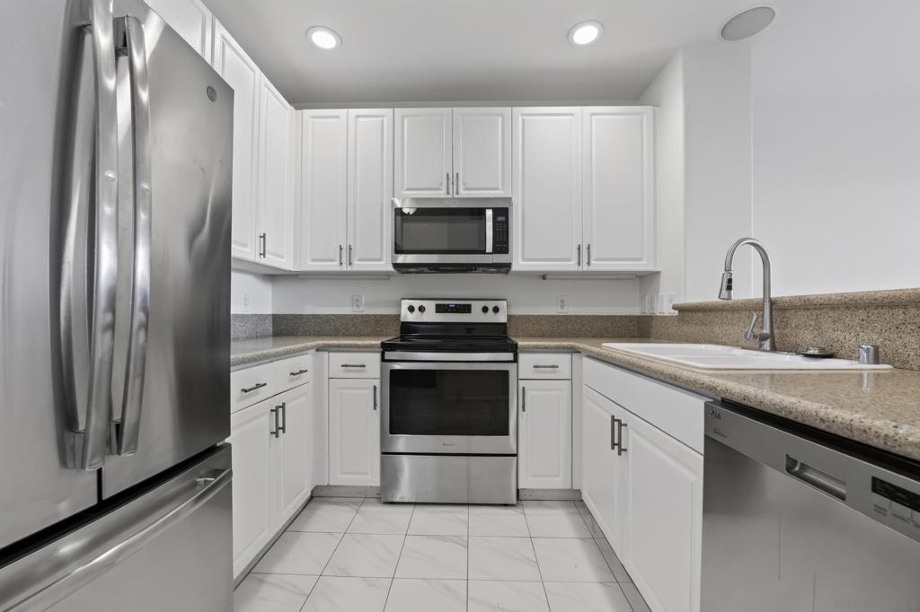 1601 India St. 111