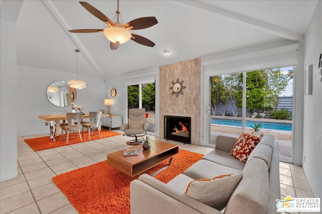2664 N Aurora Drive