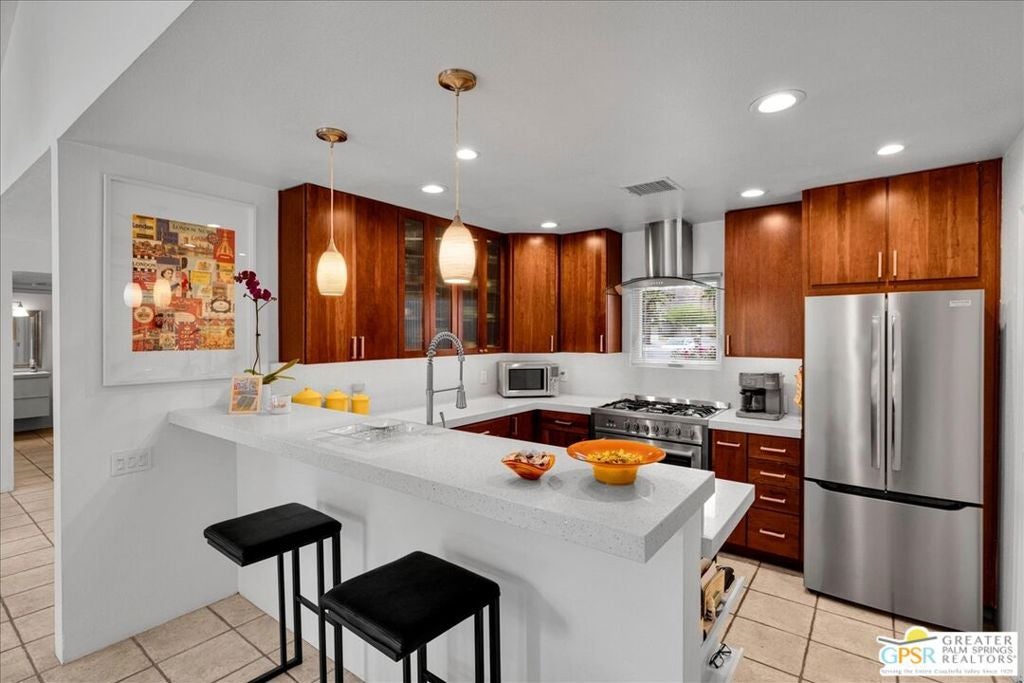 2664 N Aurora Drive