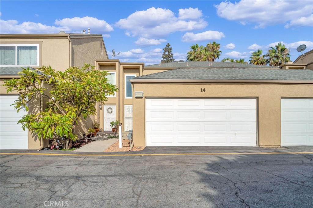 648 S Azusa Avenue 14