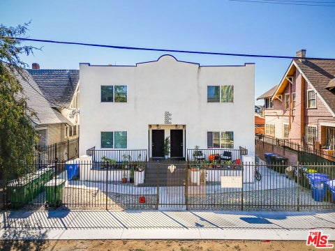 Photo of 324 W 51st Street, Los Angeles, CA 90037 (MLS # 26994983)