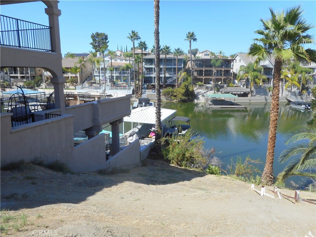 7 SWAN POINT