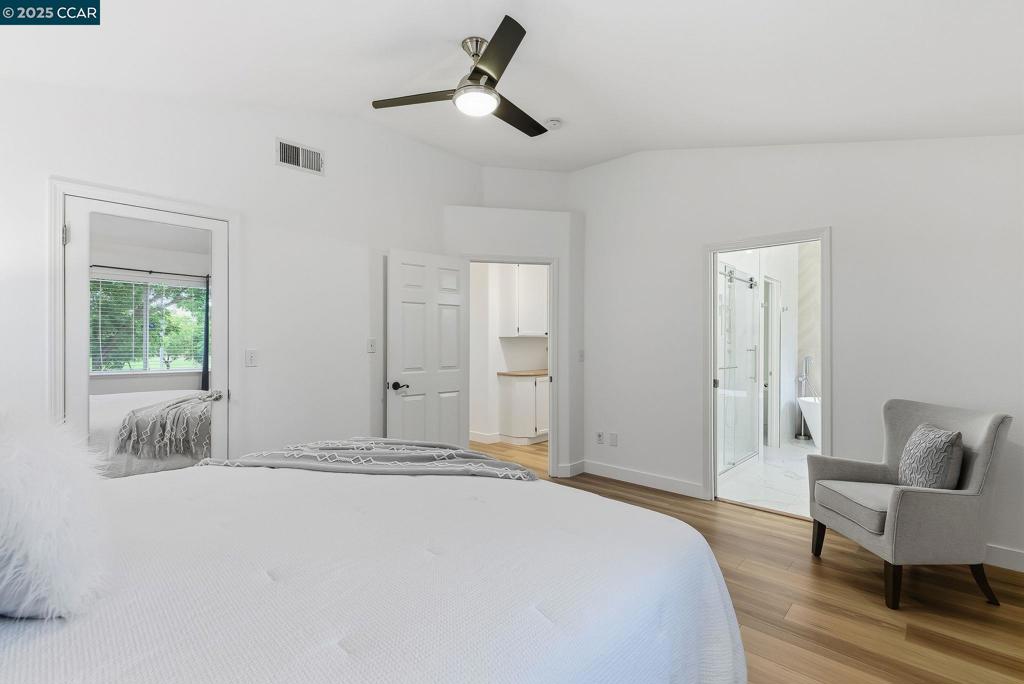 EAST HAMPTON - Residential