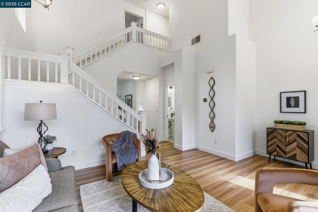 EAST HAMPTON - Residential