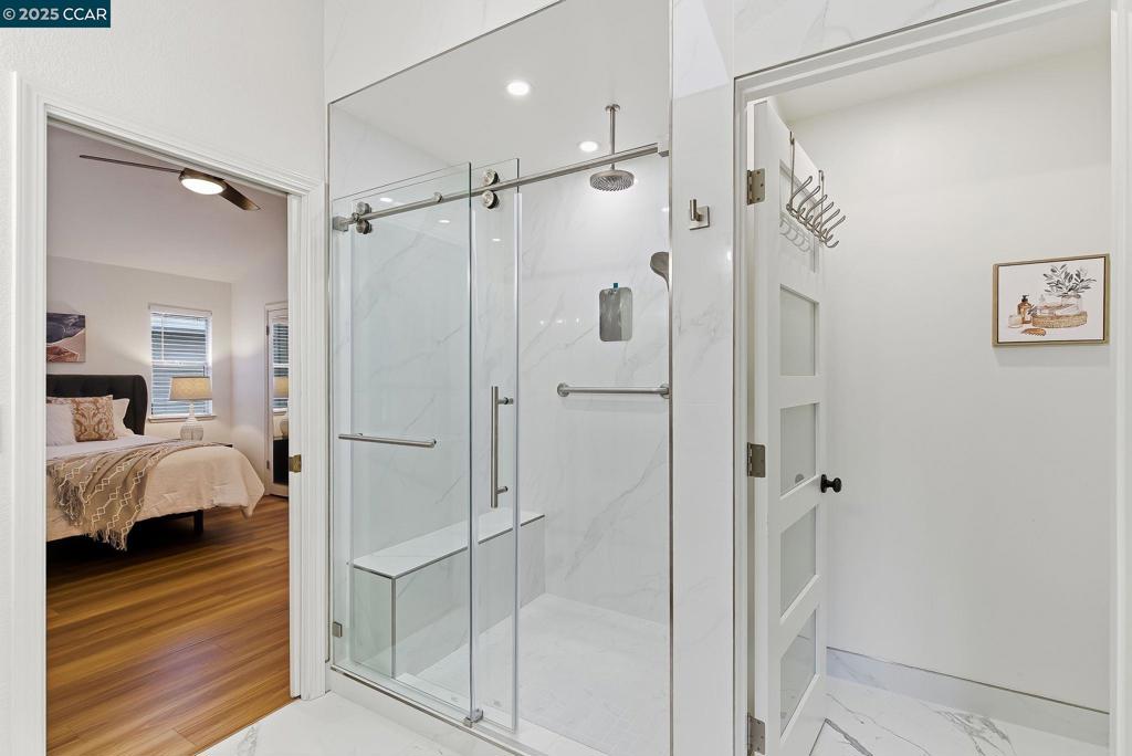 EAST HAMPTON - Residential