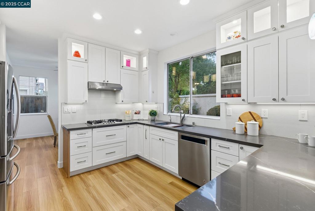 EAST HAMPTON - Residential