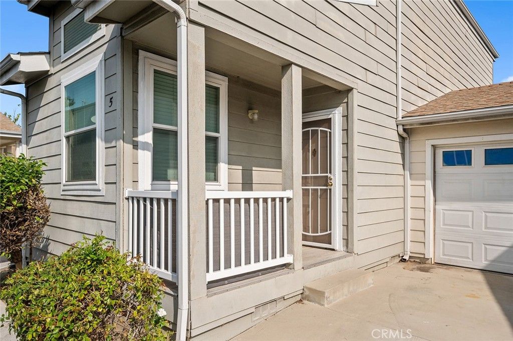 Photo of 9921 Flora Vista St #5, Bellflower, CA 90706 (MLS # DW25251144)