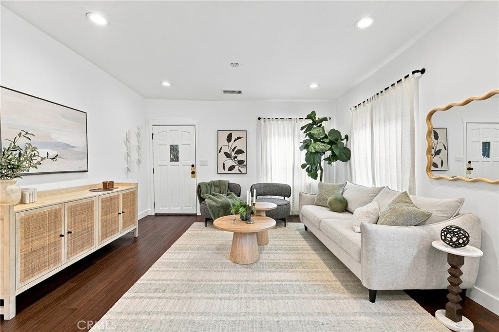 5108 Towne Avenue, Los Angeles CA 90011