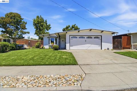 Photo of 774 Mariposa Ave AVE, Livermore, CA 94551 (MLS # 41135433)