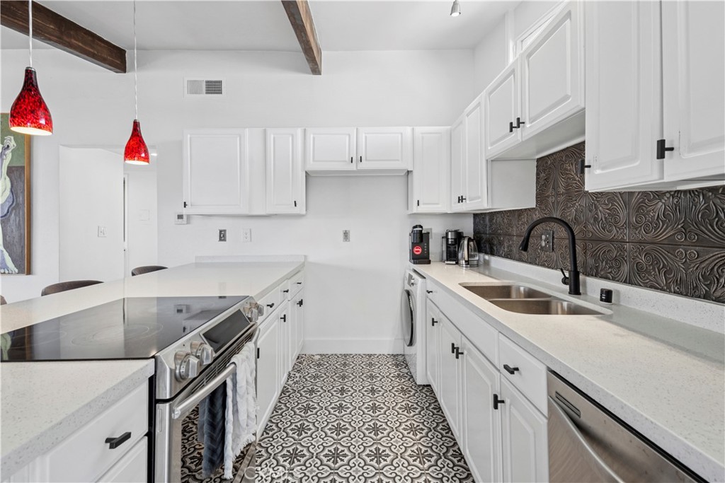 Corona Highlands (CORH) - Residential Lease