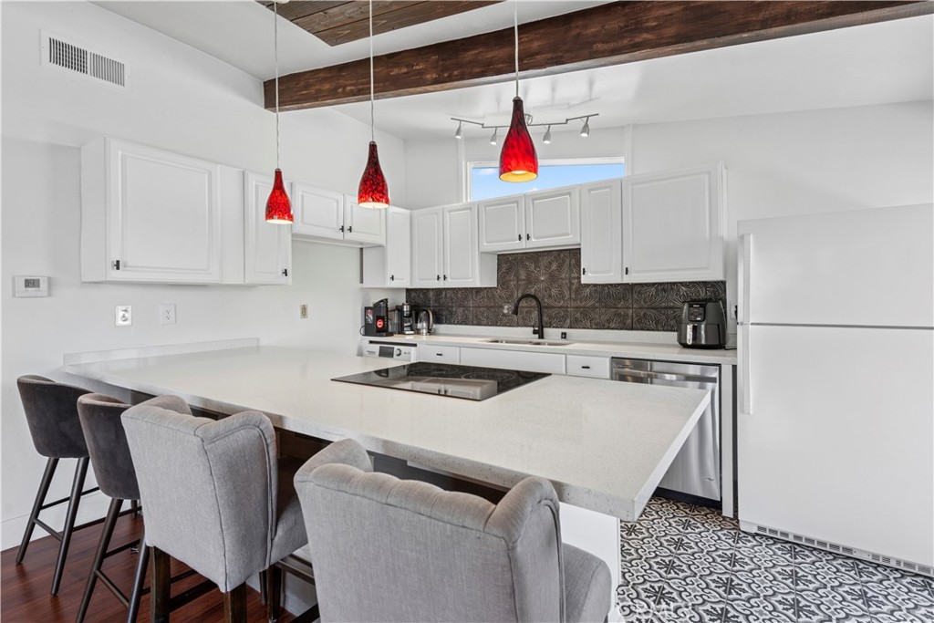 Corona Highlands (CORH) - Residential Lease