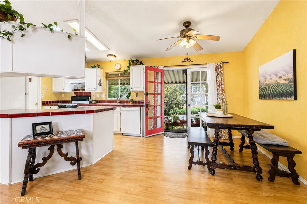 4201 Topanga Canyon Blvd 106