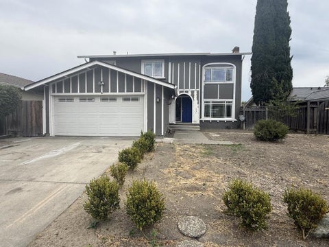 Photo of 310 Viewpark Circle, San Jose, CA 95136 (MLS # ML82061298)
