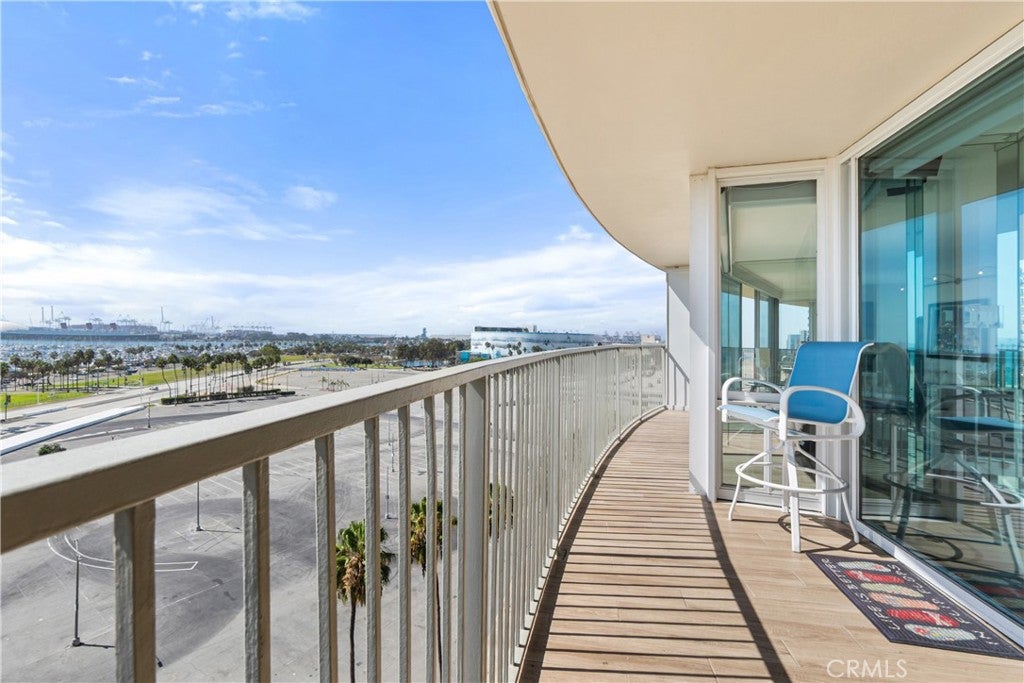 700 E Ocean Boulevard 1206